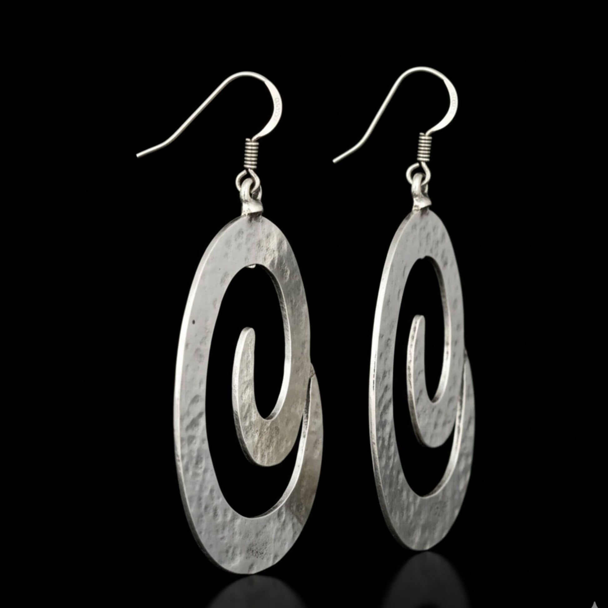 Pendientes Zamak Espiral Martillado - Diseño Geométrico. Joyeria Osnor