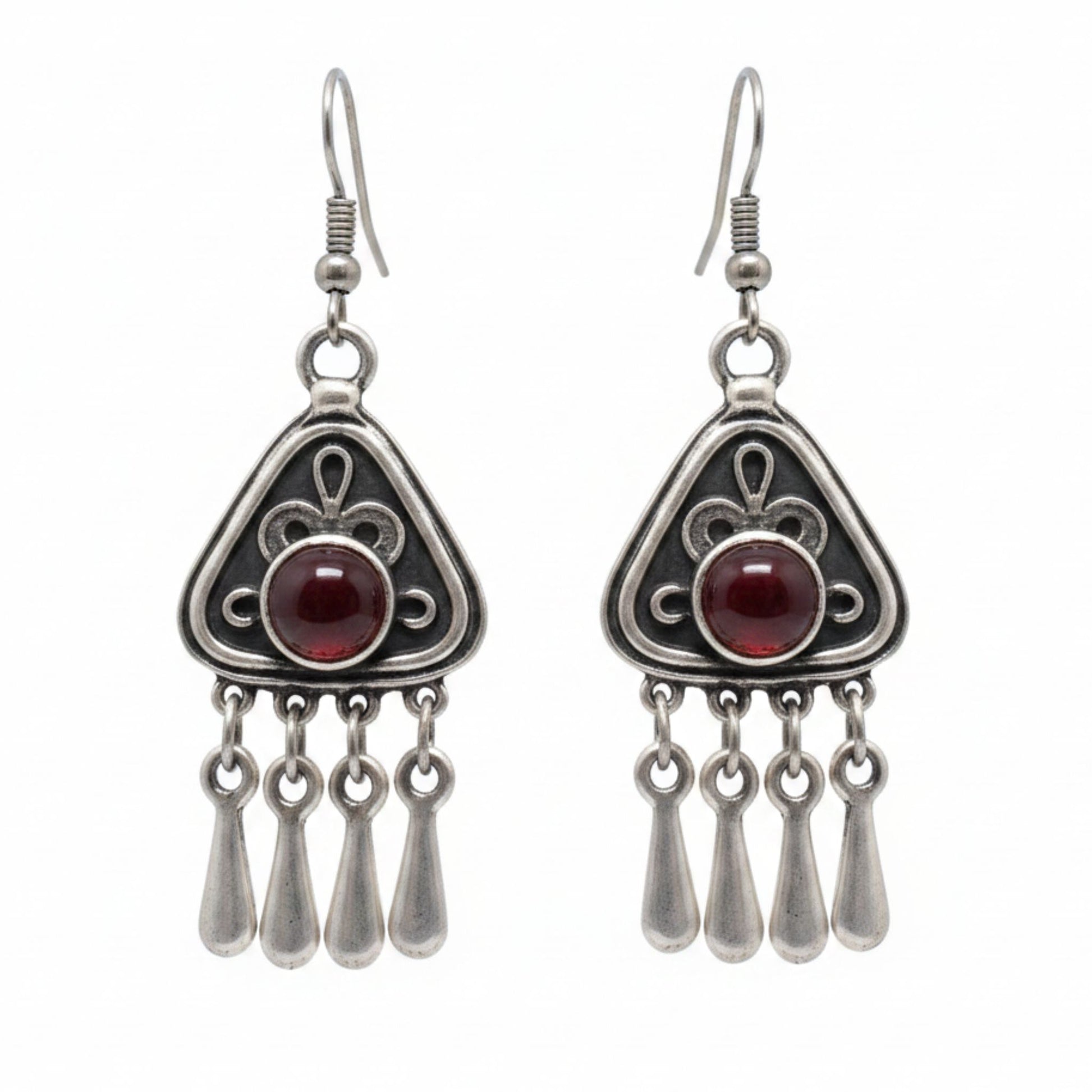 Pendientes triangulares Zamak Hipoalergénico con circonita roja y flecos cierre hippie- Joyería Osnor