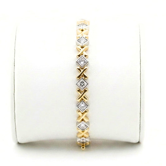 Pulsera acero inoxidable dorado chapado oro 14ktes circonitas blancas engastadas diseño joyería osnor moda moderno elegante boda fiesta glamour lujo 