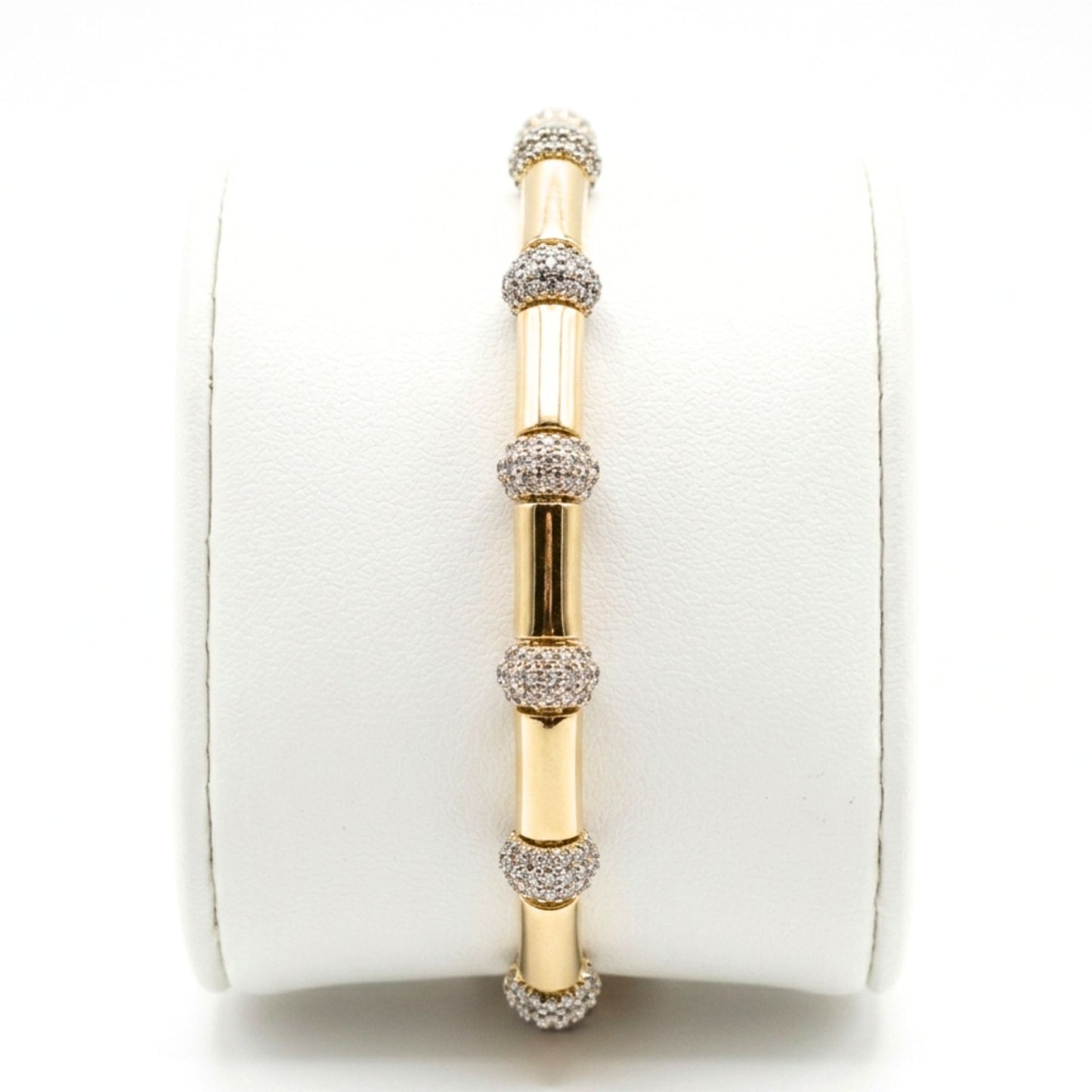 Pulsera acero inoxidable dorado chapado oro 14ktes circonitas blancas engastadas diseño joyería osnor moda moderno mujer 