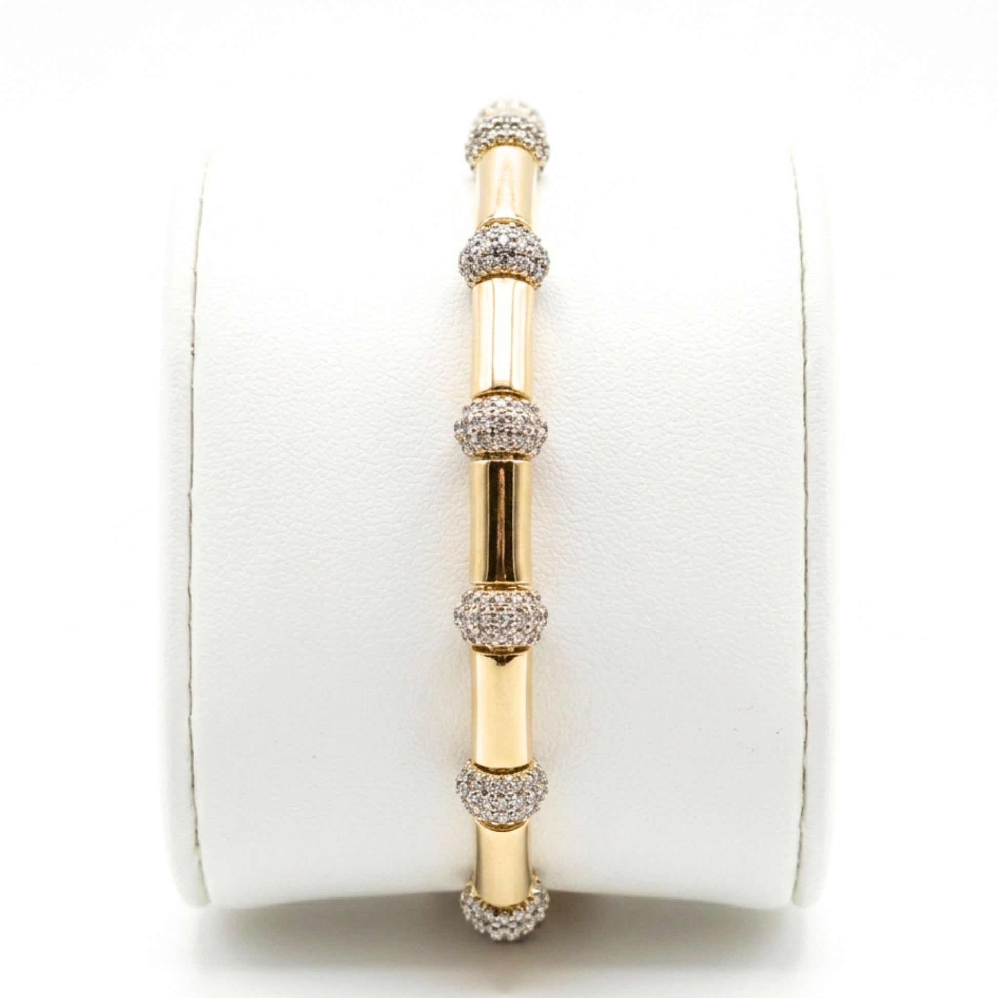 Pulsera acero inoxidable dorado chapado oro 14ktes circonitas blancas engastadas diseño joyería osnor moda moderno mujer 
