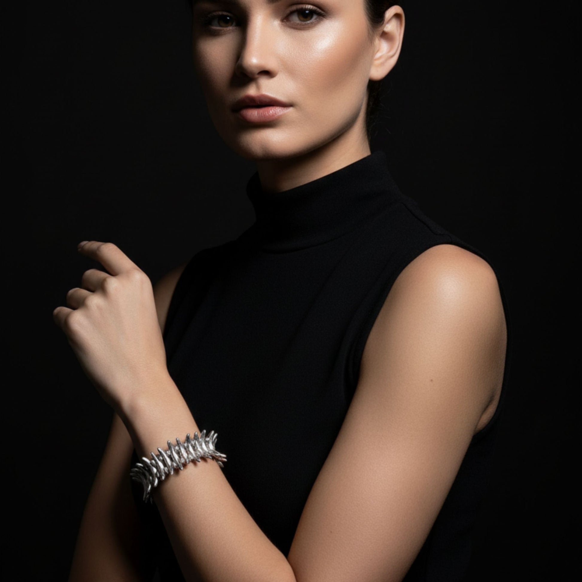 Pulsera brazalete Zamak elastica hipoalergénico mujer- Joyería Osnor.